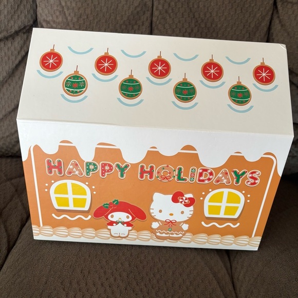 Hello Kitty Nogginz Small Plush Face Pillow - Picture 3 of 9